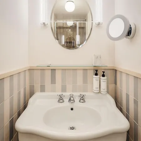Maison La Bohème Montmartre - Studios&apartments Aparthotel 4*