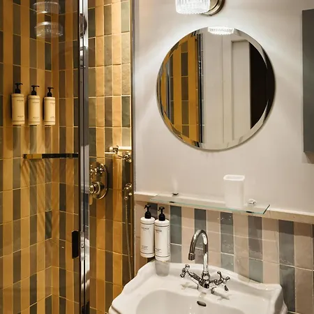 Maison La Bohème Montmartre - Studios&apartments Aparthotel Parigi