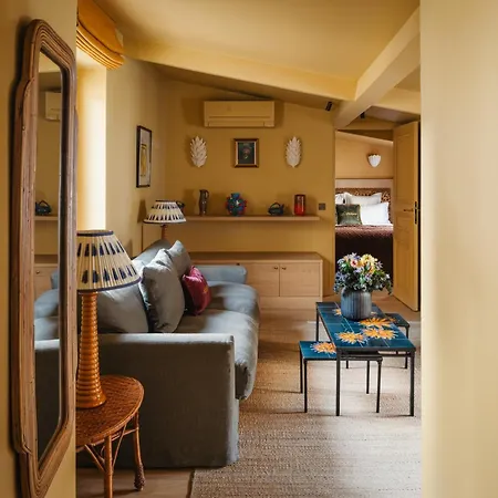 Maison La Bohème Montmartre - Studios&apartments Parigi